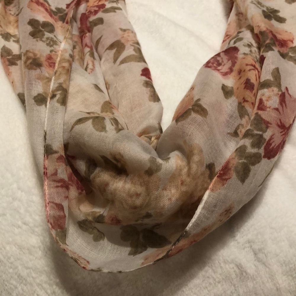 Infinity scarf - Picture 2 of 3